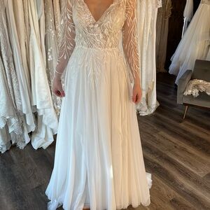 Long Sleeve Lace Wedding Dress